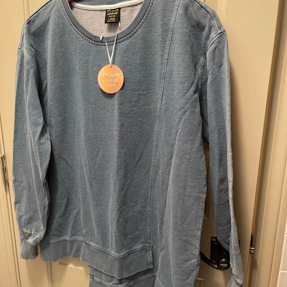 Sweatshirt - Picture 2 of 2